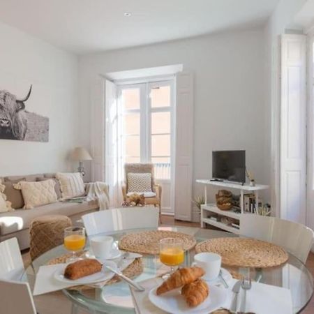 Chic Casa Cathedral At Calle Fresca 2-Bedroom Apartment In Malaga City Center エクステリア 写真