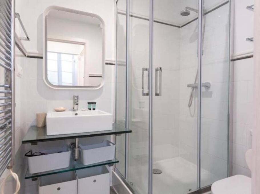 Chic Casa Cathedral At Calle Fresca 2-Bedroom Apartment In Malaga City Center エクステリア 写真