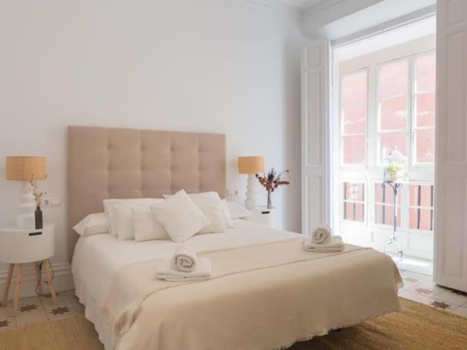 Chic Casa Cathedral At Calle Fresca 2-Bedroom Apartment In Malaga City Center エクステリア 写真