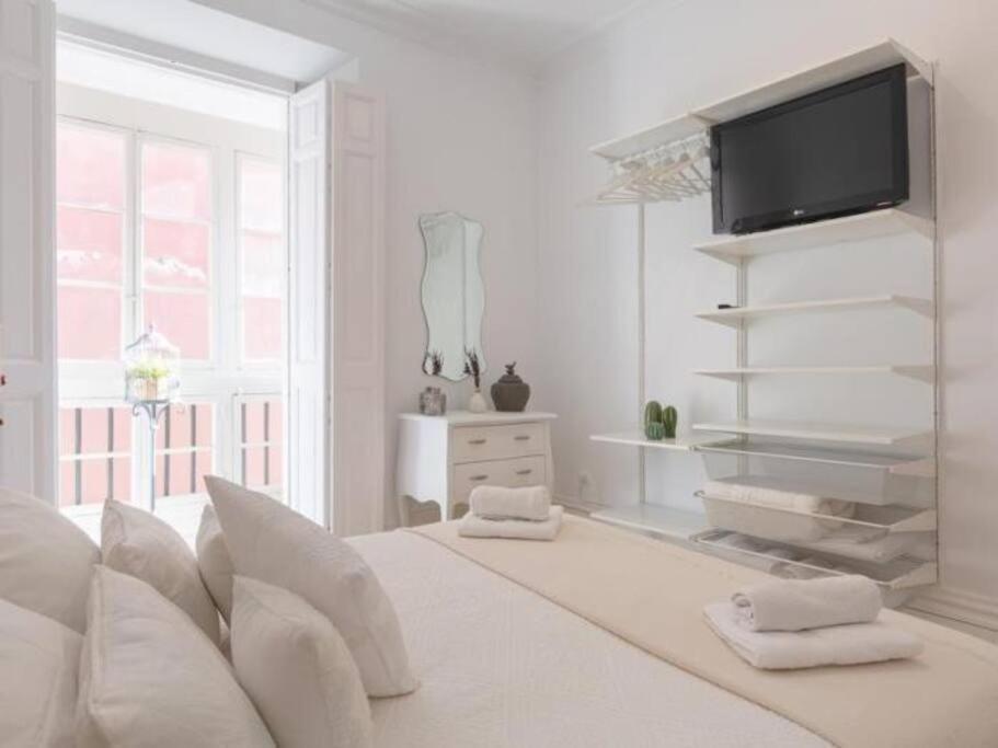 Chic Casa Cathedral At Calle Fresca 2-Bedroom Apartment In Malaga City Center エクステリア 写真