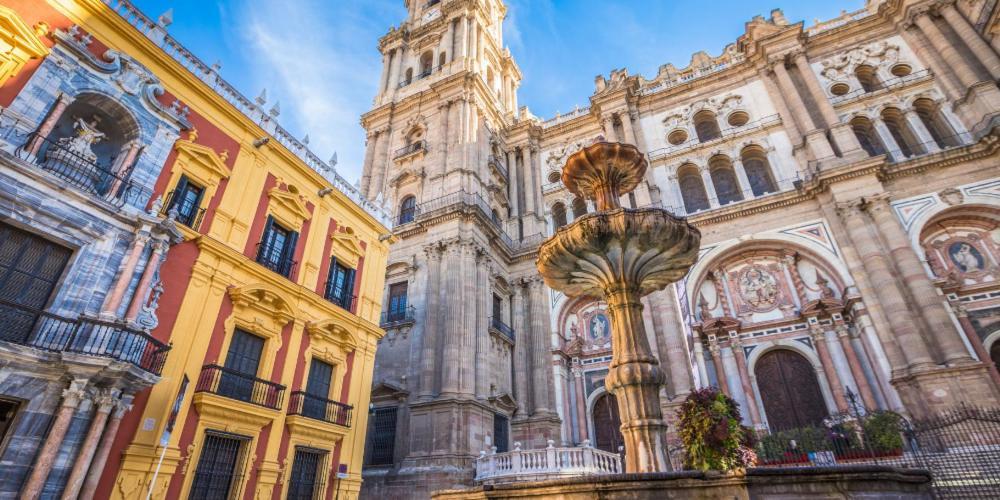 Chic Casa Cathedral At Calle Fresca 2-Bedroom Apartment In Malaga City Center エクステリア 写真