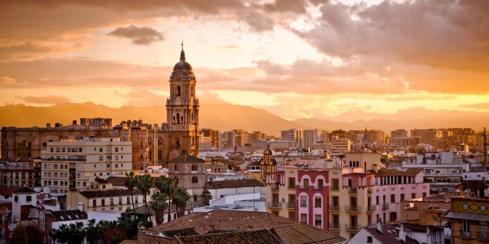 Chic Casa Cathedral At Calle Fresca 2-Bedroom Apartment In Malaga City Center エクステリア 写真